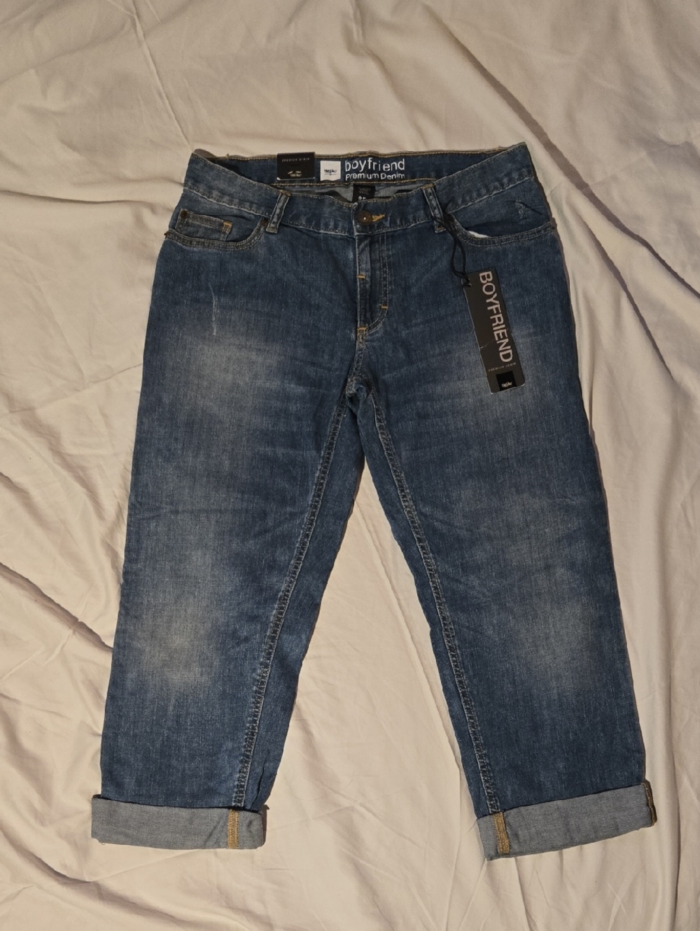 Mossimo Supply Co. Women's Boyfriend Blue Jeans. Size 8R Premium Denim.